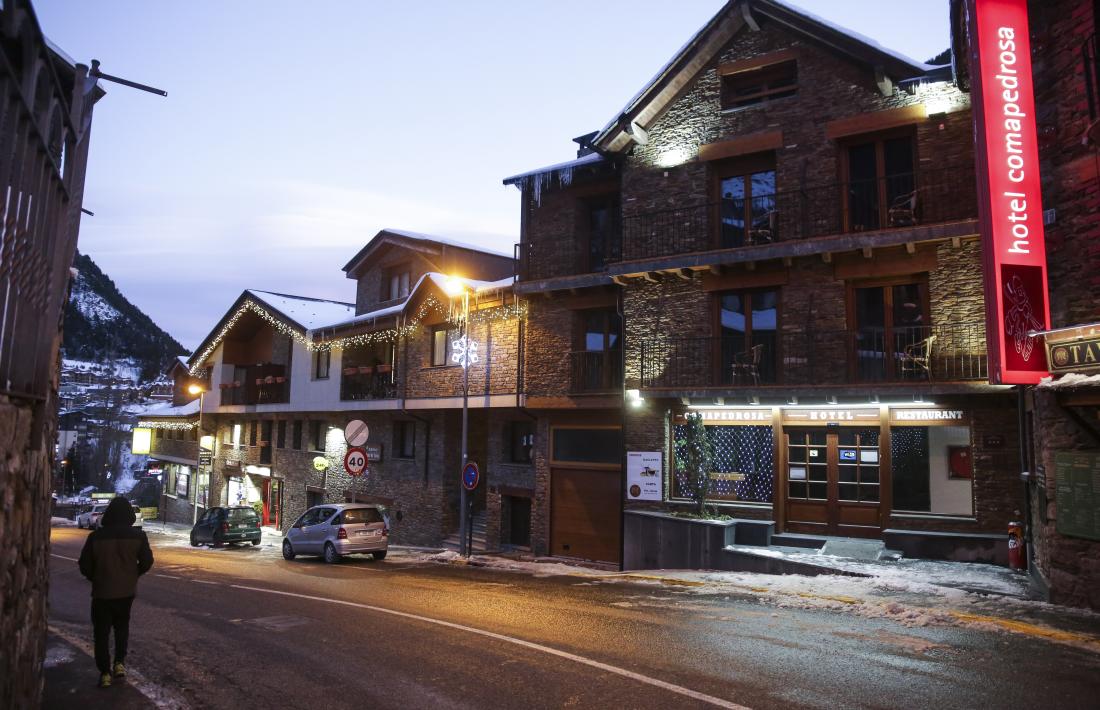 Imatge d’ahir d’un establiment hoteler tancat ubicat a Arinsal.