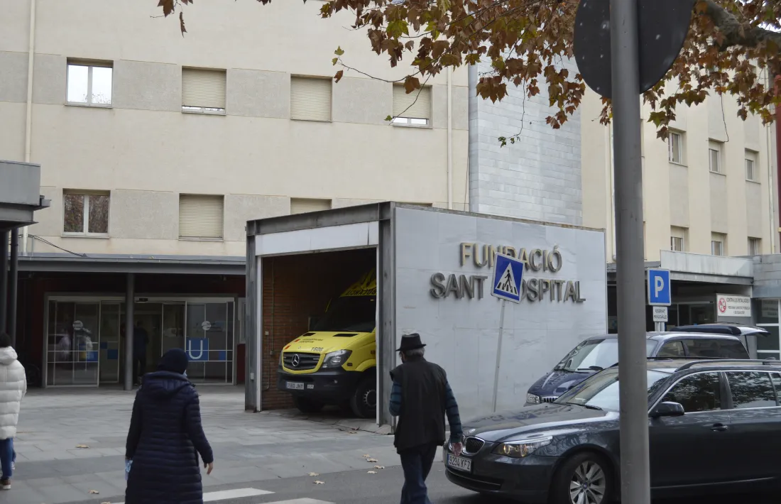 Exterior de l’hospital de la Seu d’Urgell, on treballa el sanitari que ha esclatat per les xarxes.