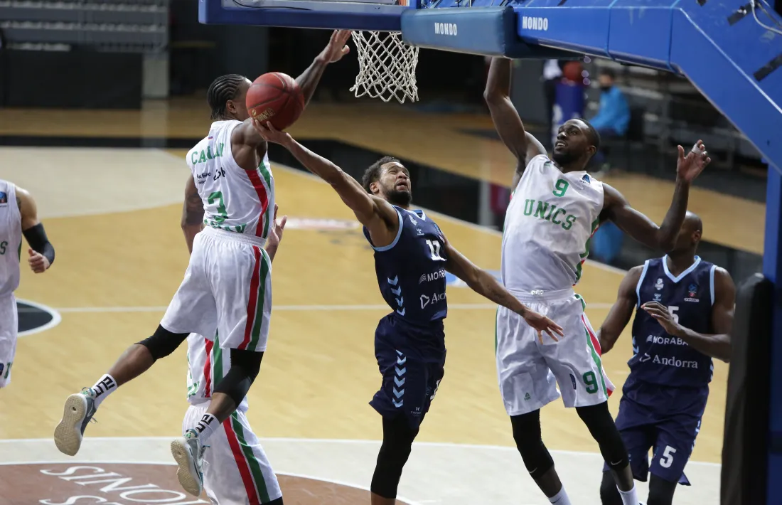 El base del BC MoraBanc, Clevin Hannah, va anotar 13 punts ahir en el partit contra l’Unics Kazan.Foto: Facundo Santana