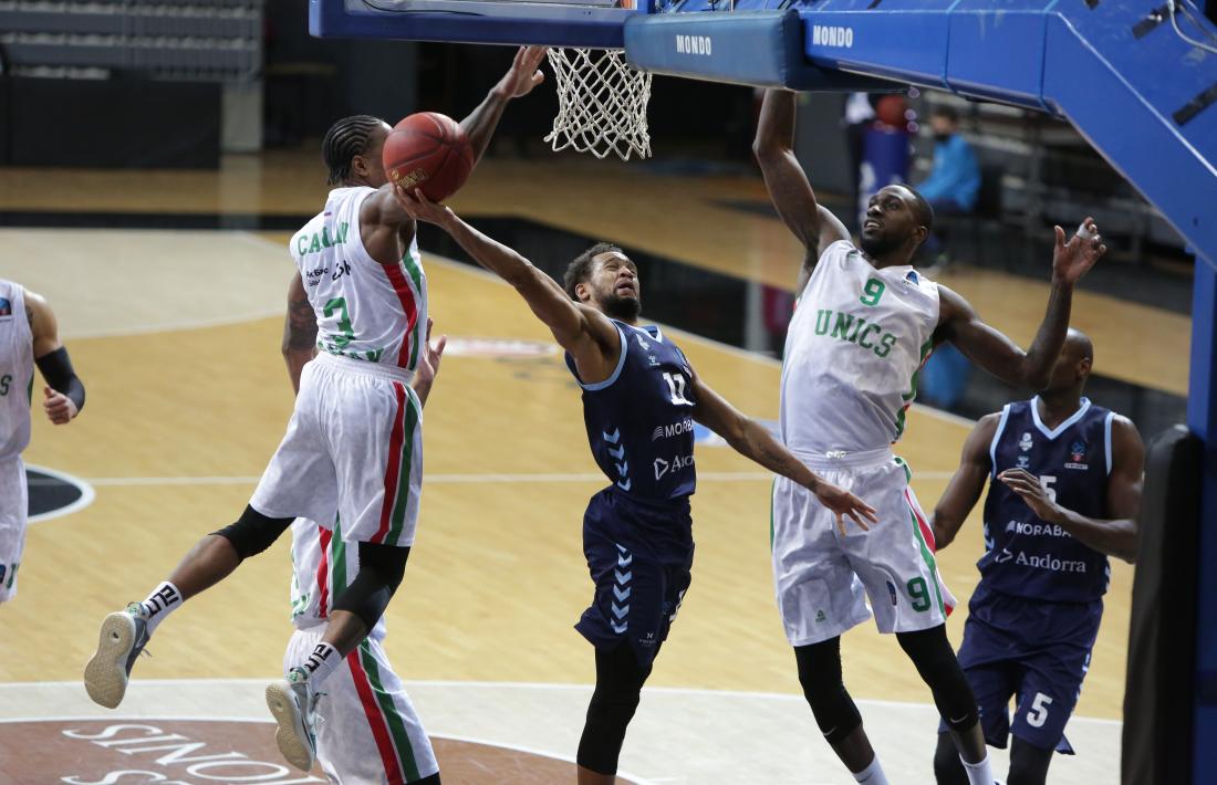 El base del BC MoraBanc, Clevin Hannah, va anotar 13 punts ahir en el partit contra l’Unics Kazan.Foto: Facundo Santana