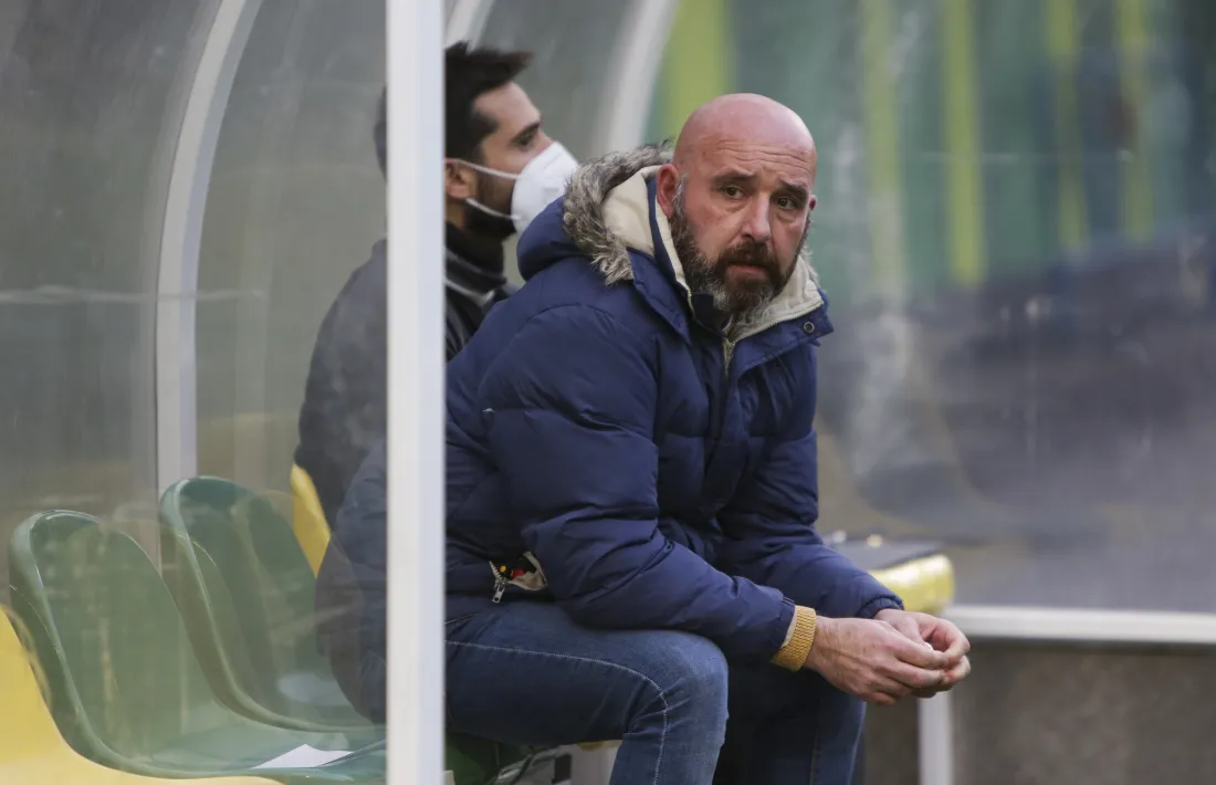El tècnic asturià no continuarà a la banqueta de l'FC Andorra. Foto: Facundo Santana
