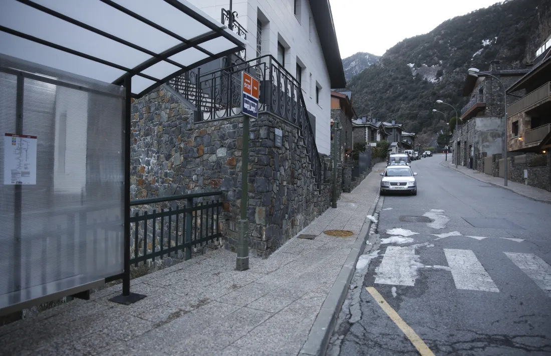 La parada de l’Aern, última que fa el bus abans d’enfilar novament la carretera de la Margineda i tornar cap a Plaça Guillemó.