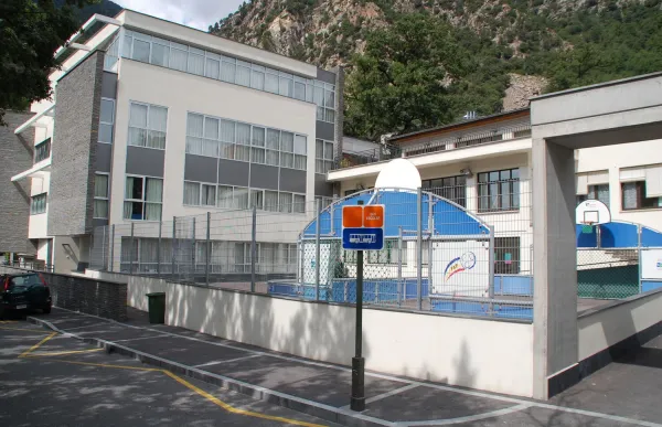 153199_exteriors-especialitzada-nostra-senyora-meritxell_1600050125_51877348_1500x997