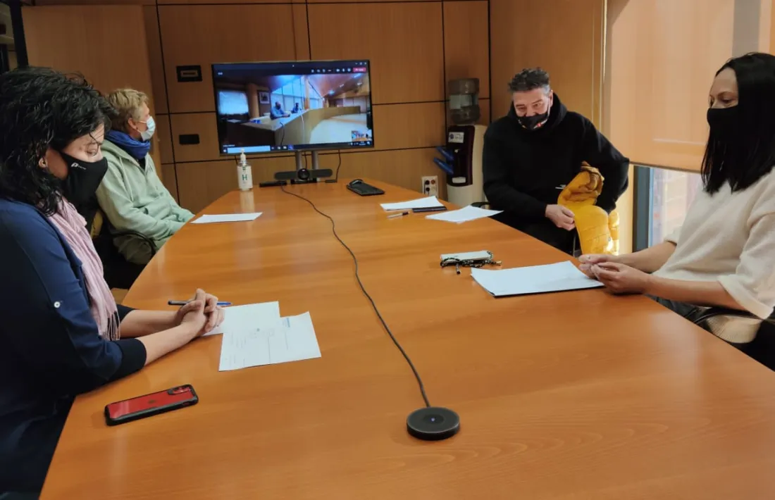 Un moment de la reunió amb les cònsols.