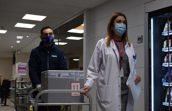 153229_arribada-vacuna-hospital_2603149837_76953554_1332x886