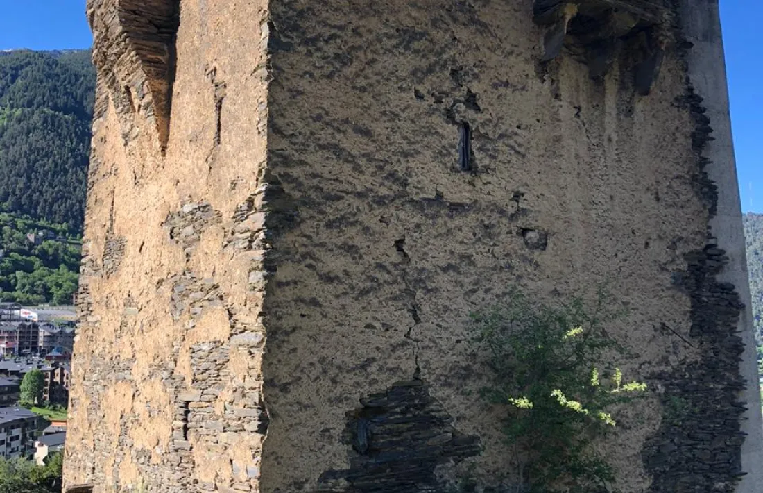 La torre dels Moros, des del costat nord, el juny passat.