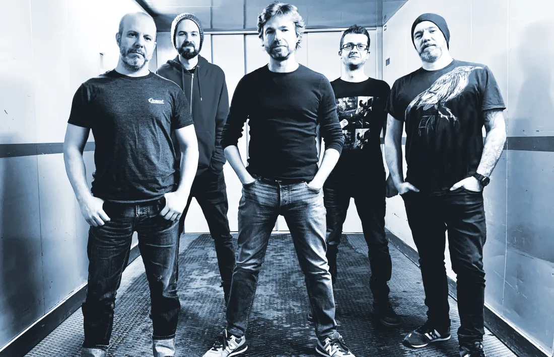 Martín Blanco, Matías Campaña, Riccardo Sandrini, Lucas Barreiro i Chris D’Annunzio son Four Flags.