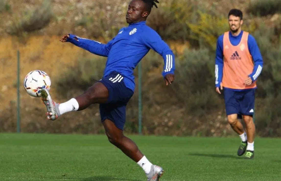 Moussa Sidibé, que va fitxar a l’estiu per la Ponferradina de segona A, no disposa de minuts amb Jon Pérez ‘Bolo’ i busca equip. Foto: Twitter SD Ponferradina