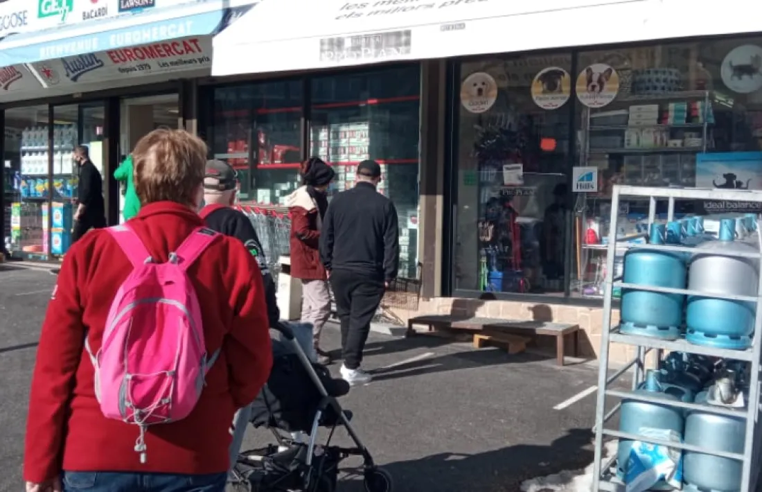   L’afluència de visitants al Pas de la Casa, ahir, era notable.