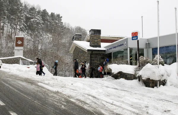 p._12.1_british_college_-_bondia