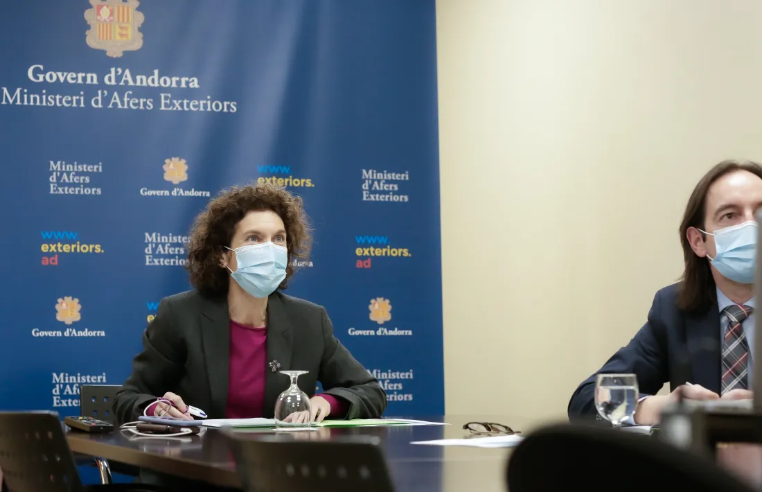 La ministra d’Afers Exteriors d’Andorra, Maria Ubach, i el secretari d’Estat d’Afers Europeus, Landry Riba, durant la conferència.