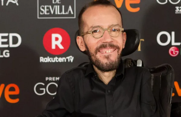 1200px-premios_goya_2018_-_pablo_echenique_y_pablo_iglesias_cropped_0