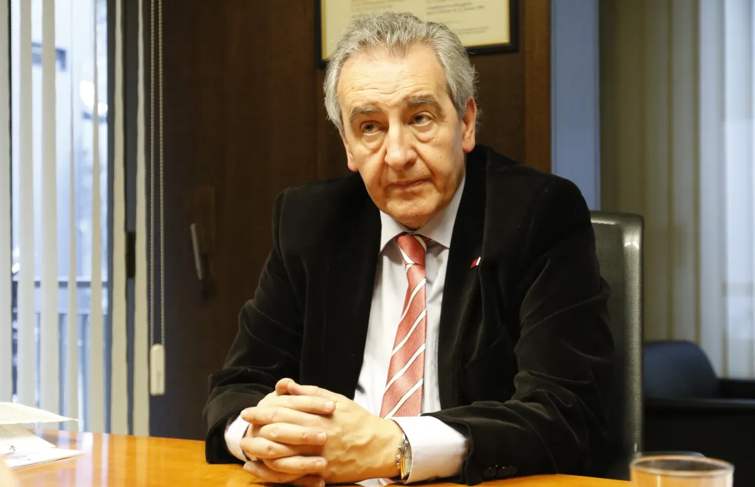 L’excap de Govern, Jaume Bartumeu considera que la supervivència del país està avui “clarament compromesa”.