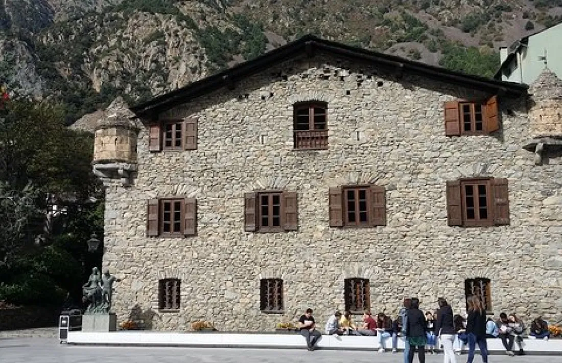 Casa de la Vall, un dels monuments més visitats del país. 