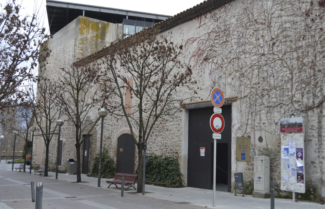 El Centre Cívic El Passeig acull un dels col·legis electorals de la Seu. 