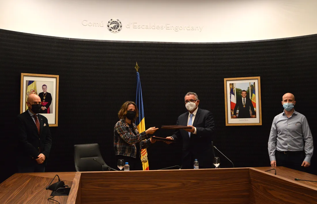 La signatura de l'addenda al conveni per tirar endavant la nova xarxa de calor i fred de FEDA.