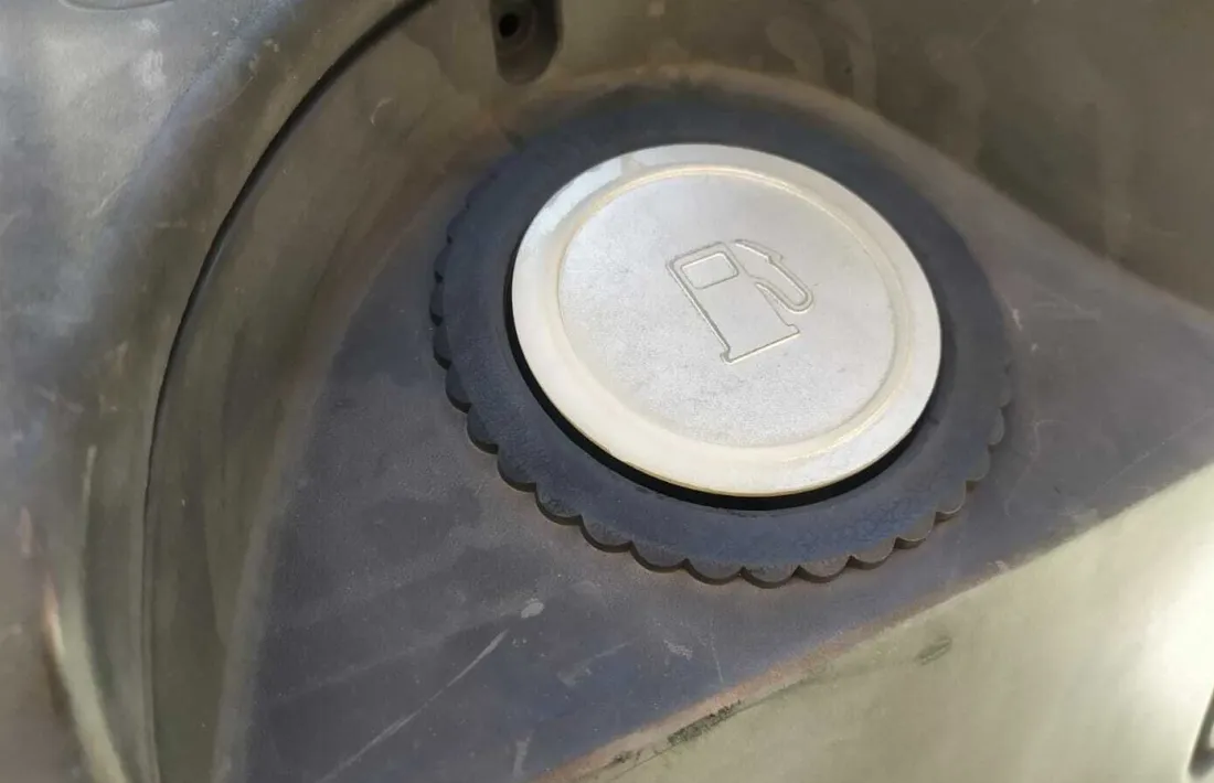 El dipòsit de carburant d'un vehicle.