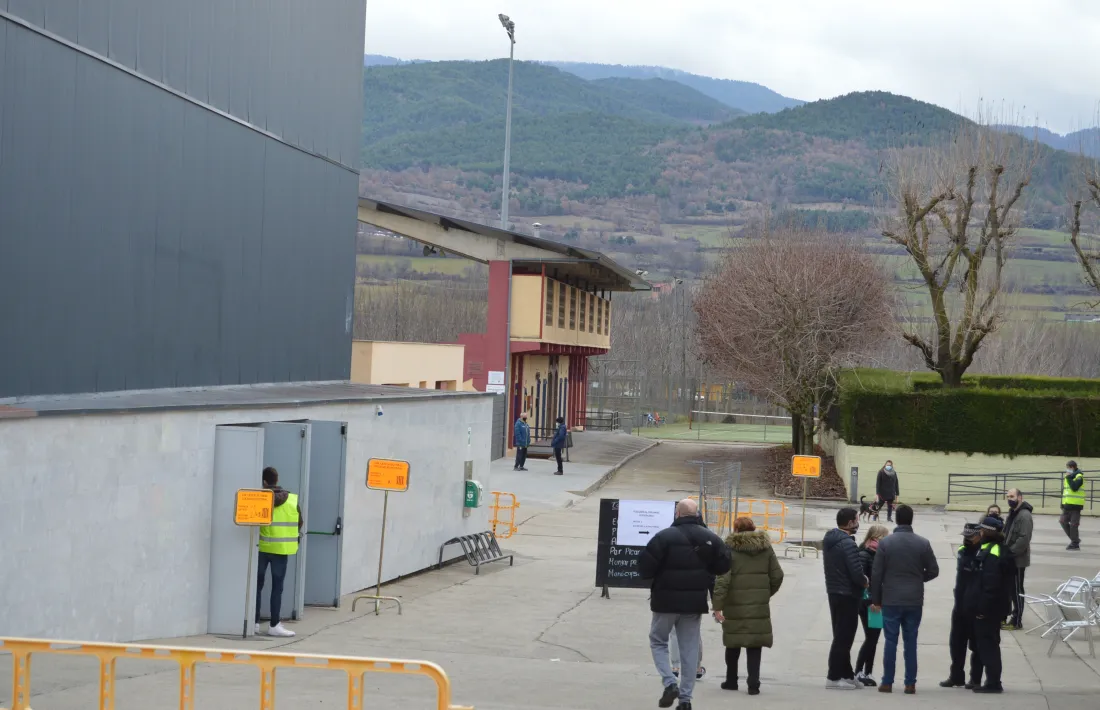 Votacions al poliesportiu, un dels punts habilitats per aquestes eleccions