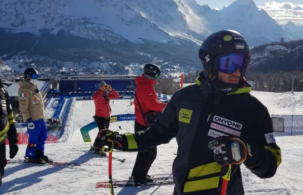 p._28_verdu_cortina_00