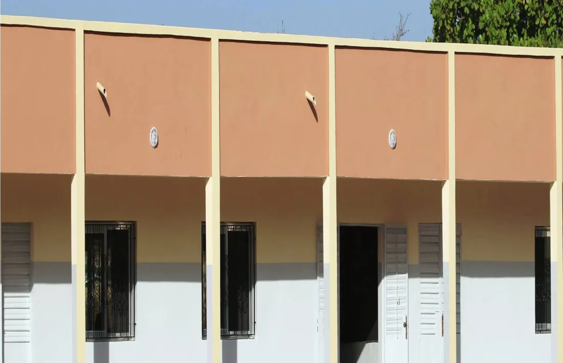 L’escola que es va construint a Sokone. 