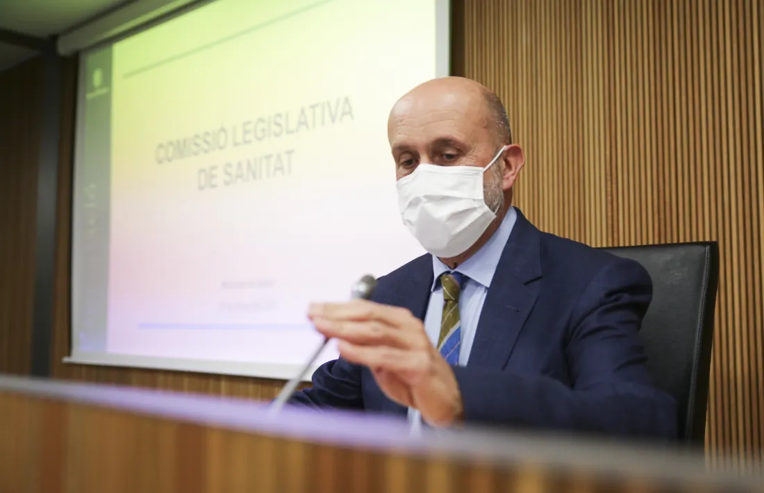 El ministre de Salut, Joan Martínez Benazet, ha comparegut novament aquesta tarda davant la comissió legislativa de Sanitat.