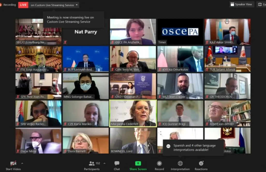 Un moment de la reunió de la Comissió permanent integrada per tots els caps de delegació de l’Assemblea parlamentària de l’OSCE.