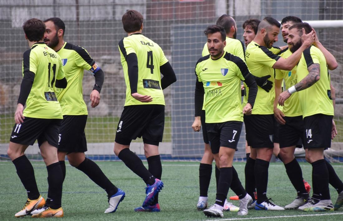Genís Soldevila va celebrar l’1 a 0 de l’Inter, amb samarreta d’AMMA, contra el CE Carroi. Foto: Interescaldes.com