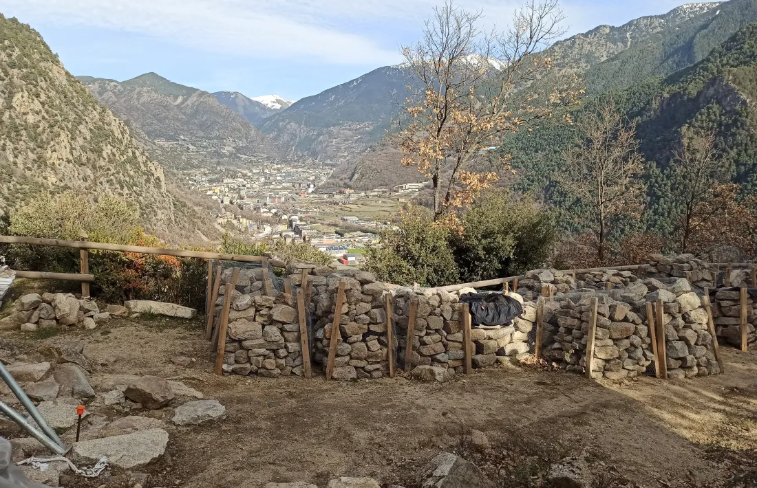 Les pedres van ser inventariades per Patrimoni per poder-les restituir al lloc que ocupaven al campanar ensorrat.