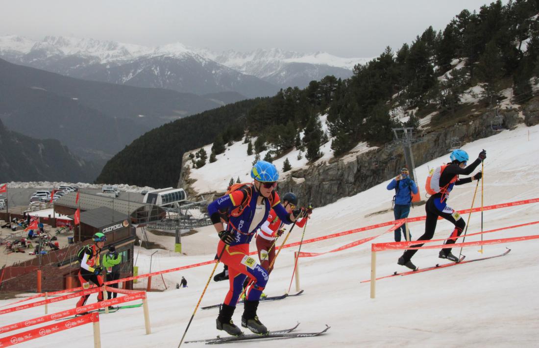 Oriol Olm, el jove esquiador de muntanya de l’equip nacional de la FAM, va assolir la quarta posició en la prova esprint U18. Foto: FAM