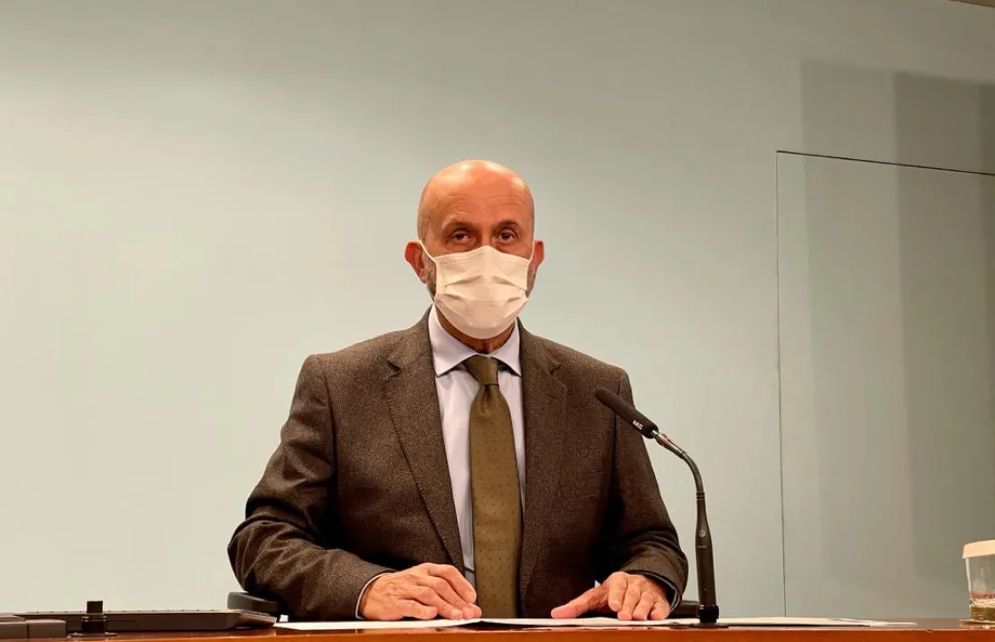 El ministre de Salut, Joan Martínez Benazet, en la roda de premsa d'aquesta tarda.
