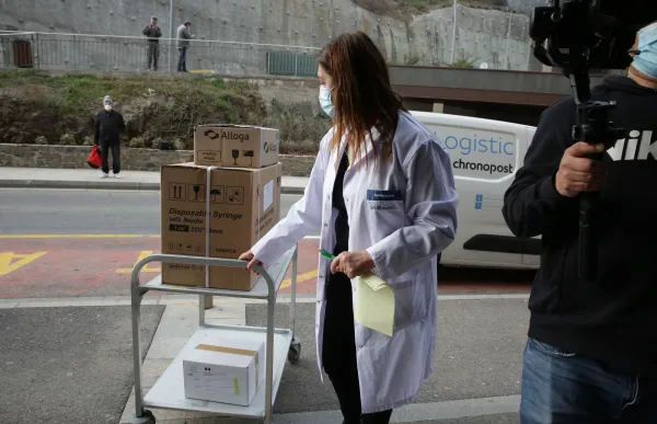 p._3_bona_arribada_vacunes_-_facundo_santana