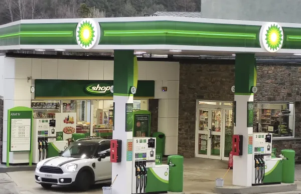 p._11_gasolinera_-_facundo_santana