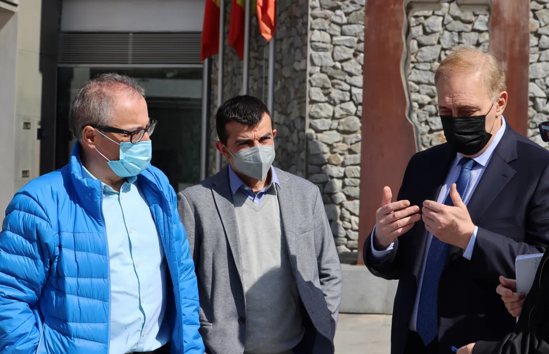 Els consellers de Terceravia-Unió Lauredia, Josep Pintat, Joan Carles Camp i Oliver Alís.