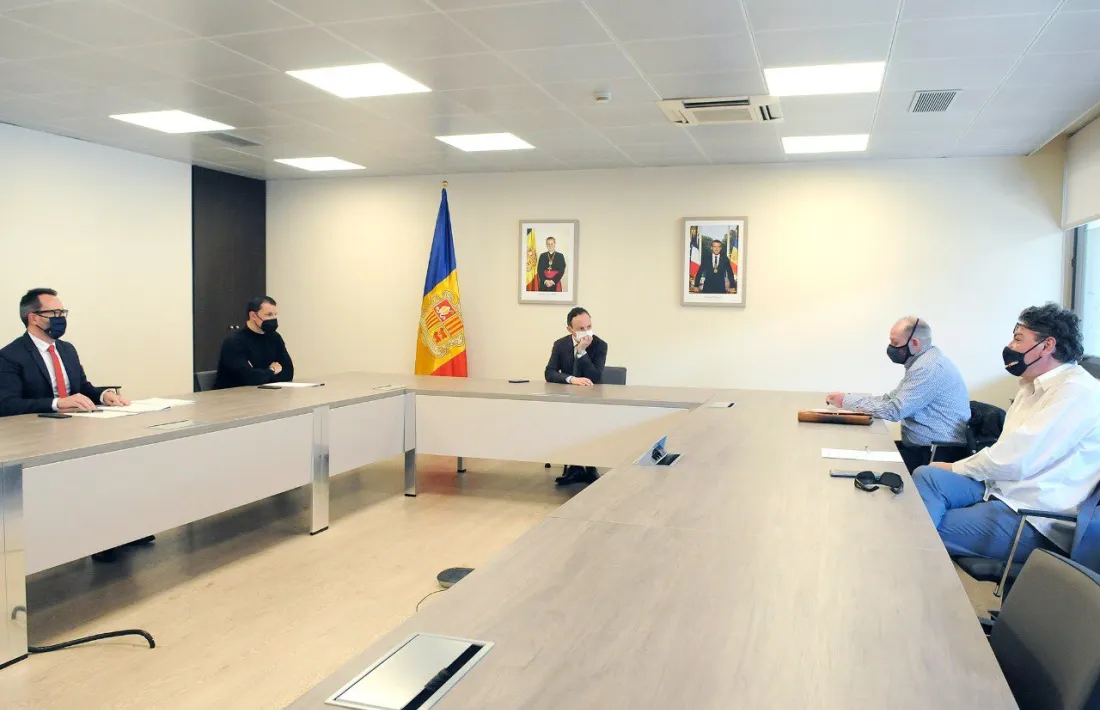 Un moment de la reunió.