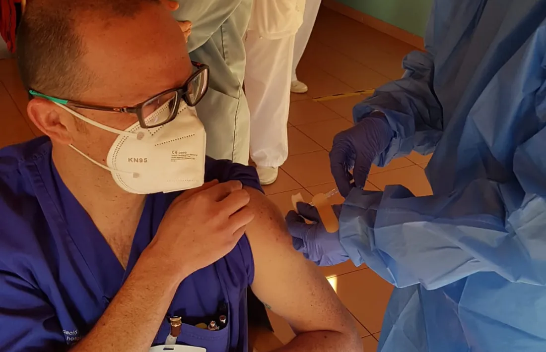  De moment, la vacuna ha arribat al personal de més risc i exposició, com ara usuaris de les residències i personal sanitari.