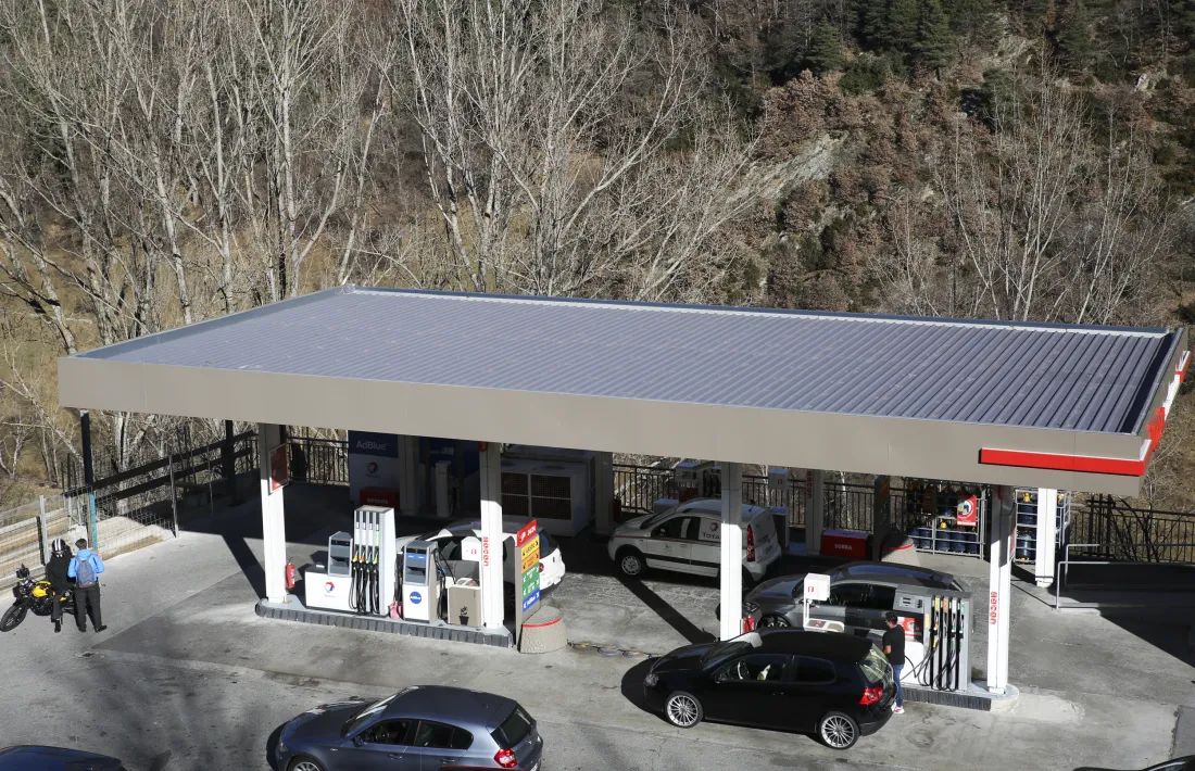 Una estació de servei del Principat.