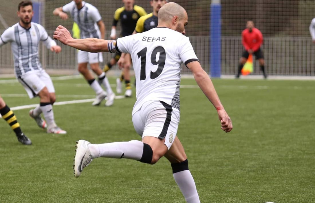 Sebas Gómez, el capità de la UE Engordany, en un partit de la primera nacional, contra la UE Santa Coloma. Foto: UE Engordany