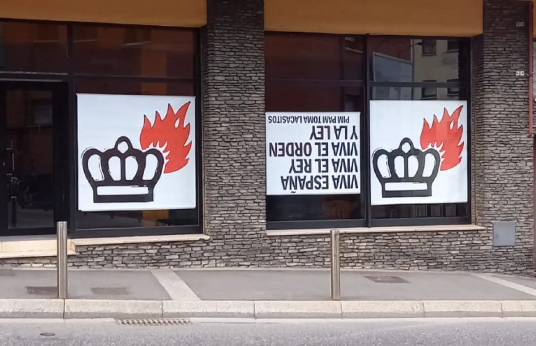 Cartells en un establiment d'Escaldes-Engordany.