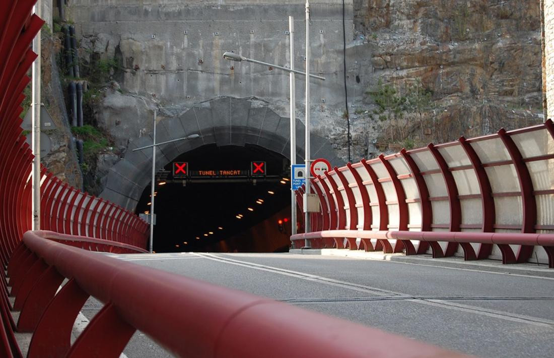 Un tancament anterior al túnel del Pont Pla.