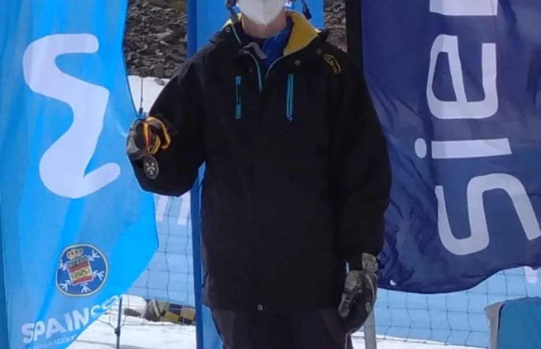 Mario Da Cruz, al podi de Sierra Nevada. Foto: FAE