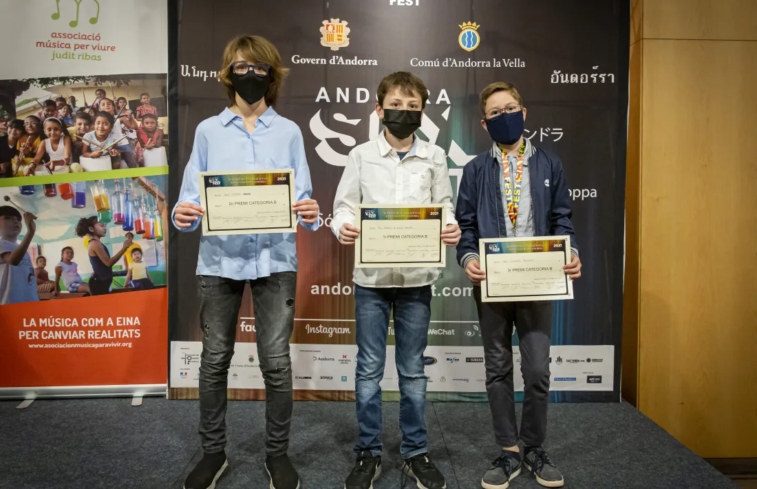 Pere González de Alaiza, al mig, amb els altres guanyadors de la categoria B.