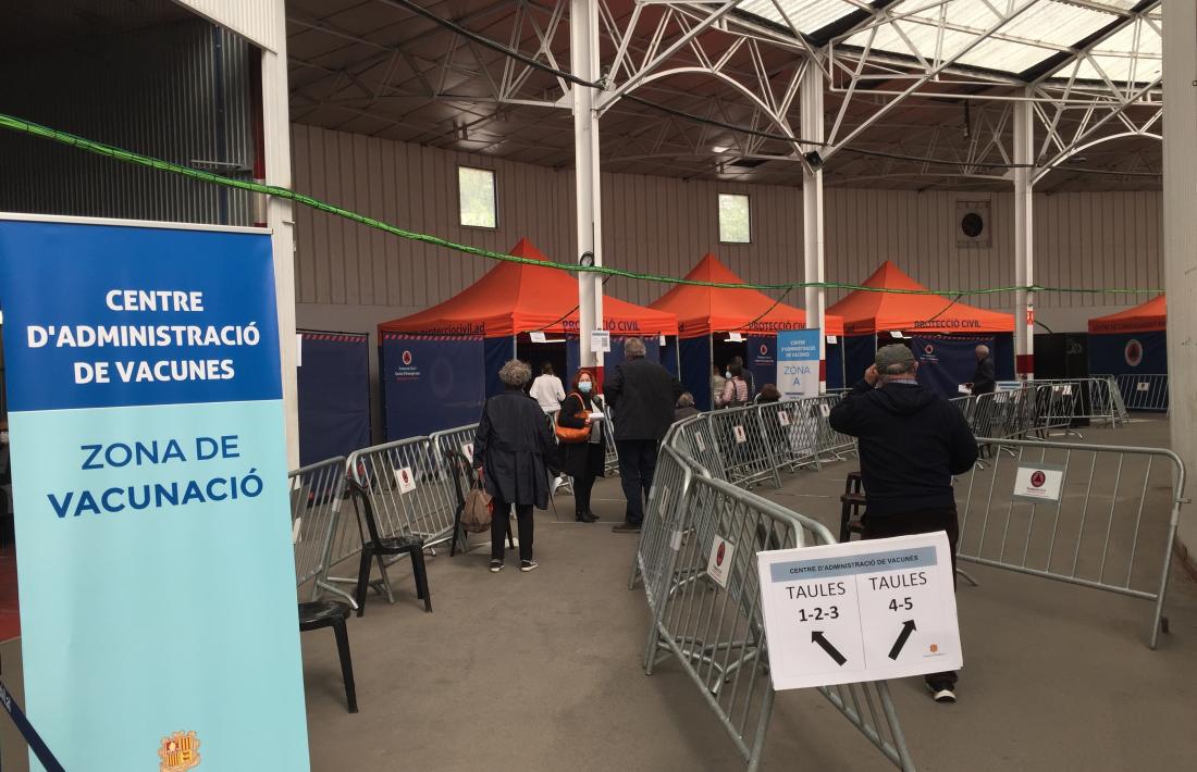 El centre de vacunació va reprendre ahir l’activitat amb l’administració del vaccí d’AstraZeneca enviat per Covax.