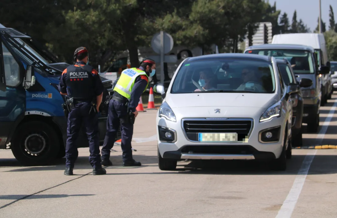 Un control dels Mossos d'Esquadra a l'àrea de servei del Baix Ebre, a l'AP-7.