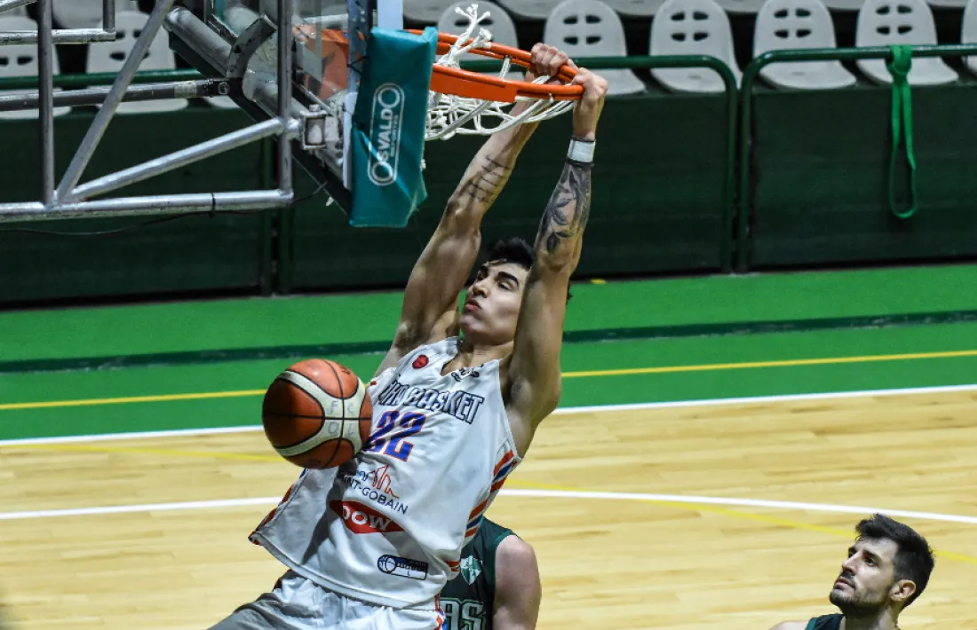 Fausto Ruesga, amb el Weber Bahía Basket. Foto: Twitter