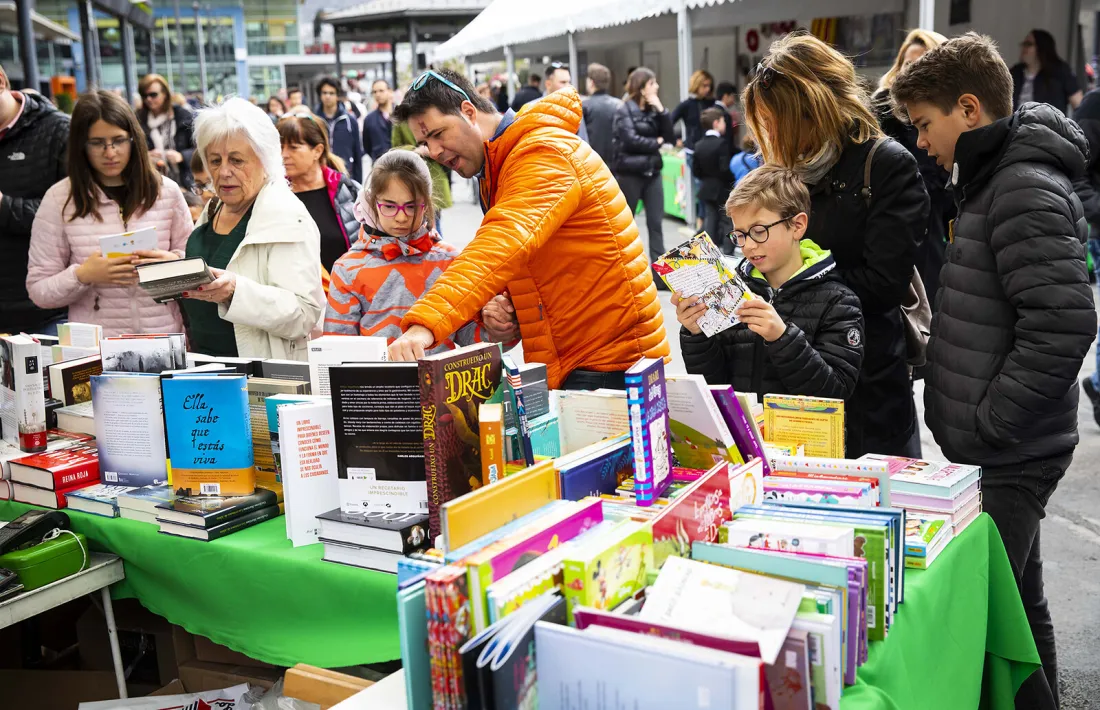 La plaça del Poble, el Sant Jordi del 2019, l’últim abans de la pandèmia.