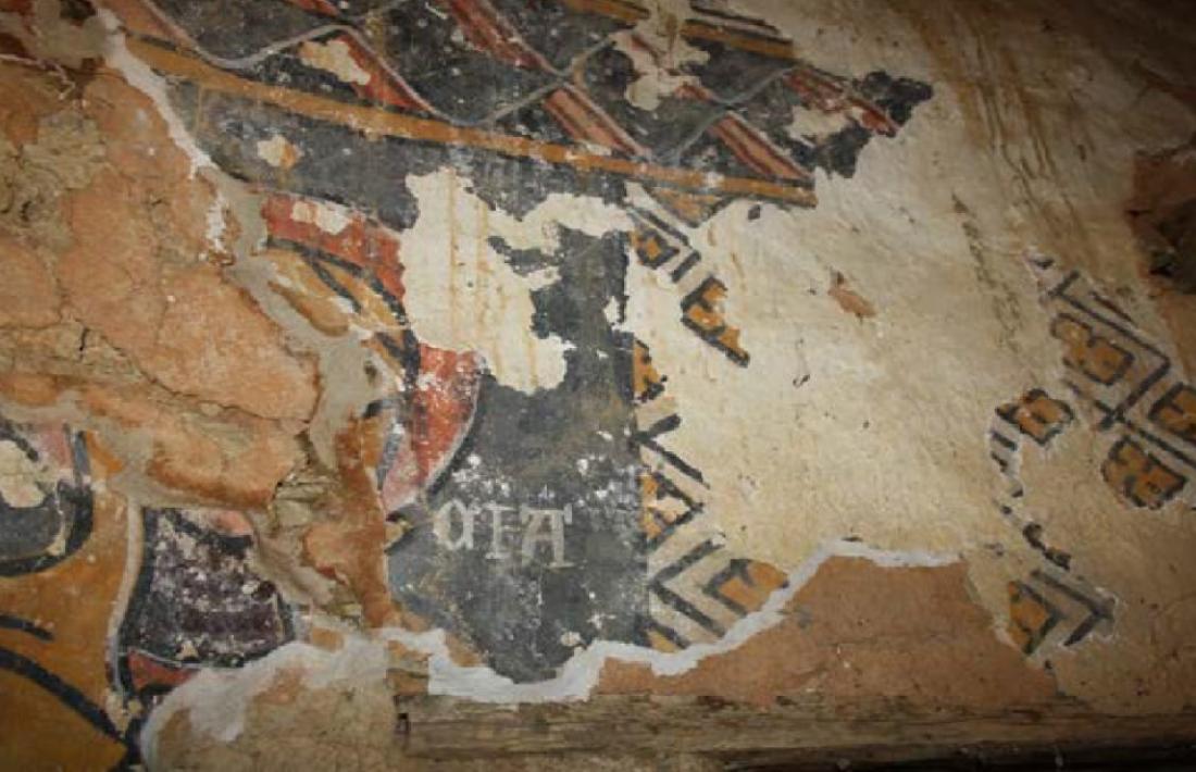 Imatge d’un dels panells murals descoberts i en espera d’estudi aprofundit.