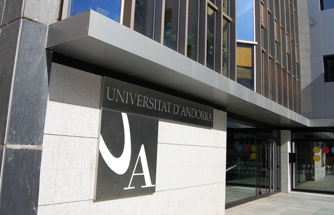 L'edifici de la universitat.