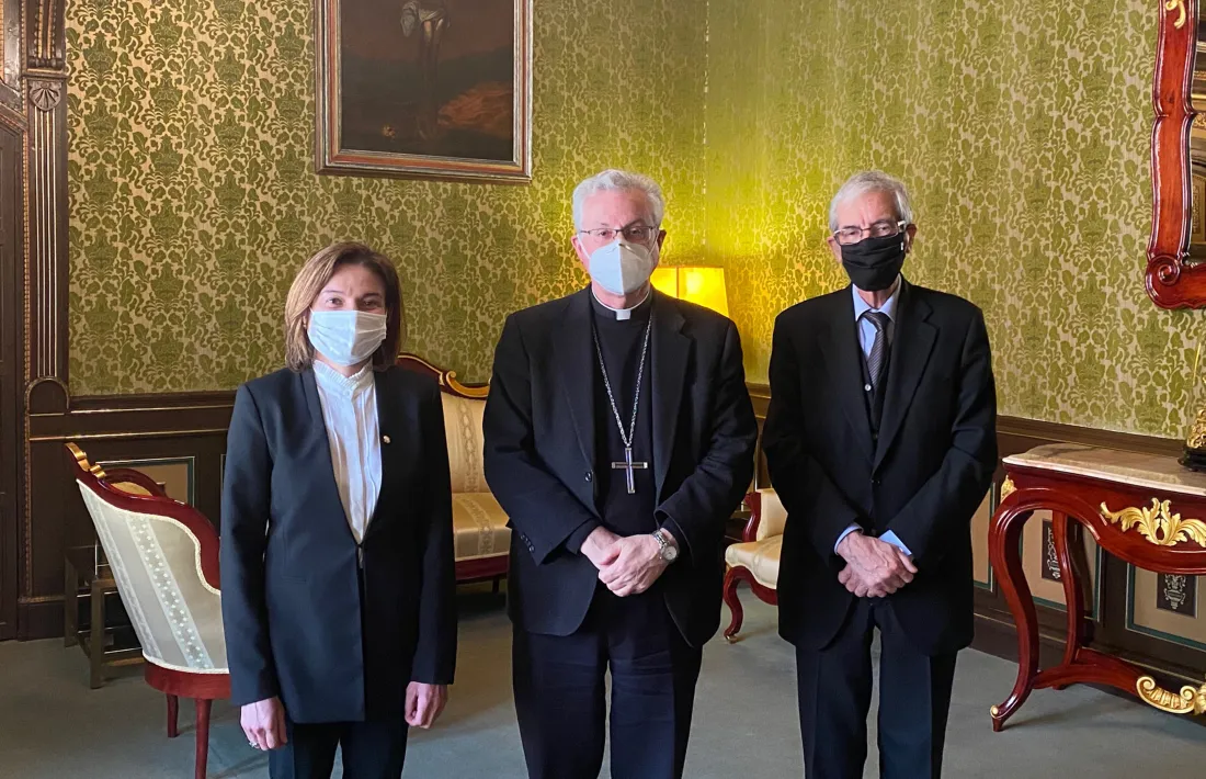 Visita de la ministra de Turisme, Verònica Canals, al copríncep episcopal, Joan-Enric Vives.