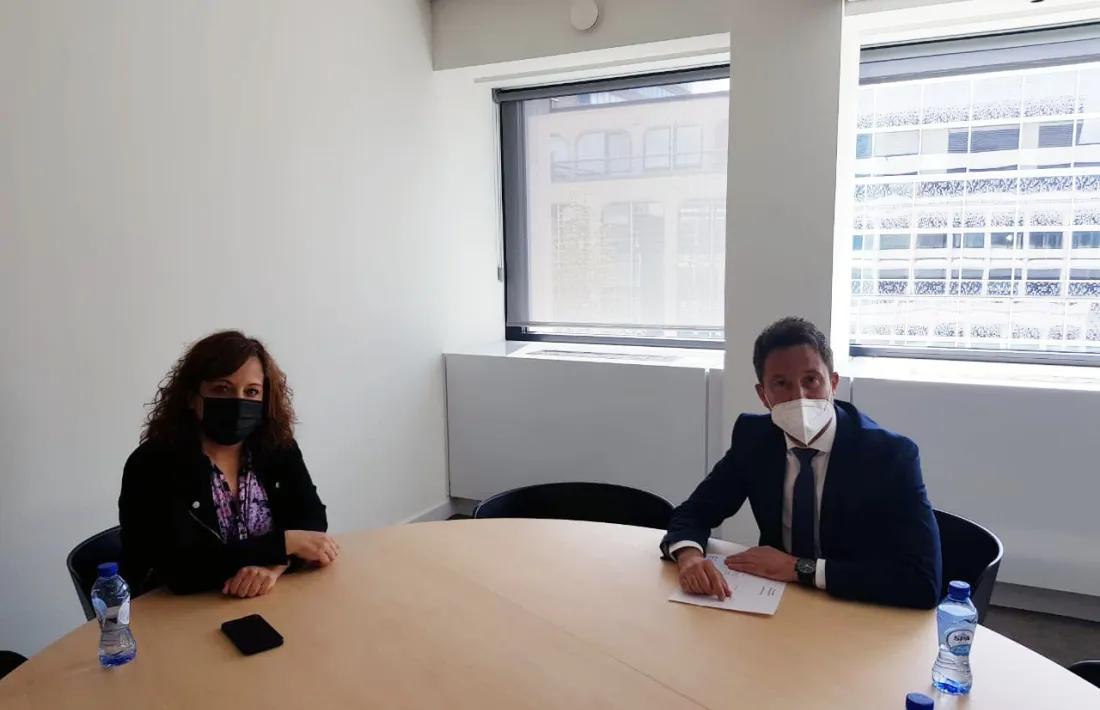 López amb la presidenta d’Alianza Progresista de Socialistas i Demócratas al Parlament Europeu, Iratxe Garcia.