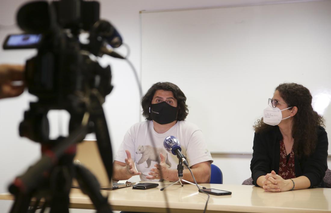 Carles Iriarte i Patricia Bragança han comparegut per presentar l’assemblea oberta de l’Apapma de dijous.